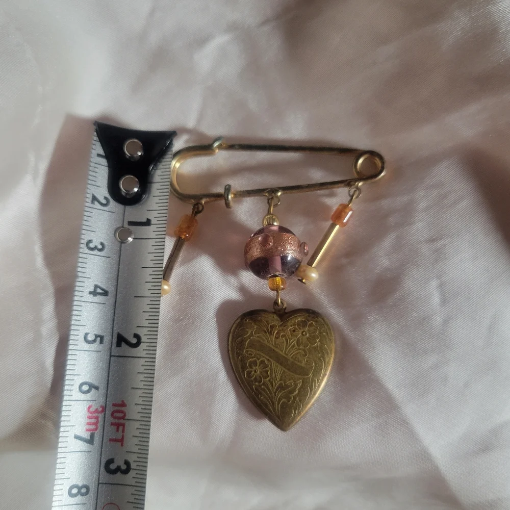 Vintage Artistic Pin Glass Beads & Heart - Picture 4 of 4